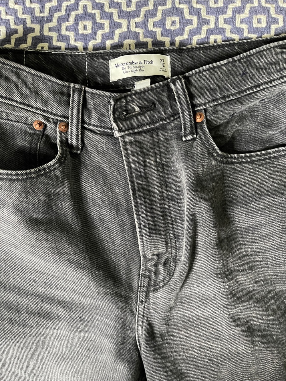 Abercrombie & Fitch ultra high rise 90s straight ultra high rise